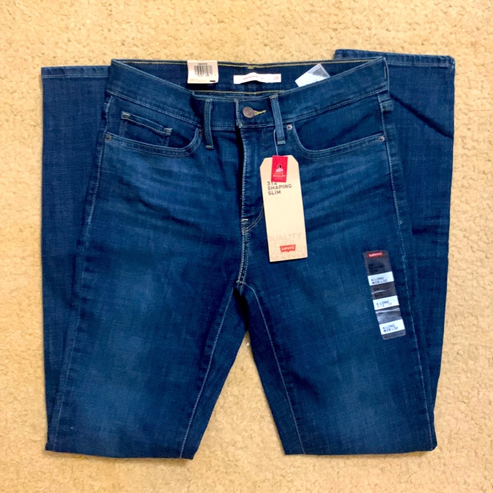 Levi’s 312 Shaping Slim